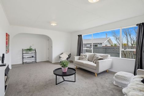 Photo of property in 42 Acacia Street, Kelvin Grove, Palmerston North, 4414
