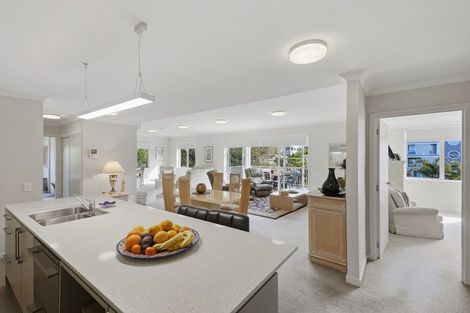 Photo of property in 37 Parkside Drive, Orewa, 0931