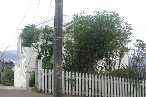 Photo of property in 14 Dorking Road, Brooklyn, Wellington, 6021
