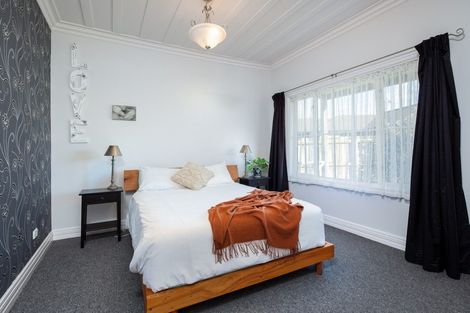 Photo of property in 14 Bosworth Street, Egmont Village, 4372