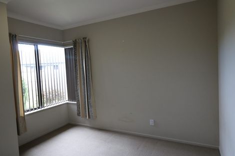 Photo of property in 8 Gibbston Close, Huntington, Hamilton, 3210