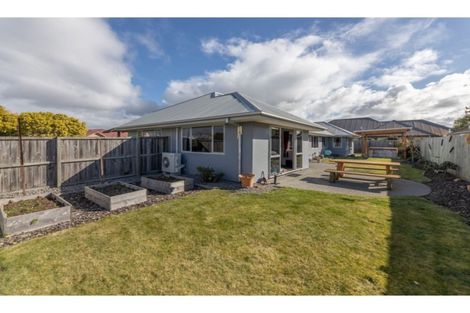 Photo of property in 2 Evergreen Place, Parklands, Christchurch, 8083