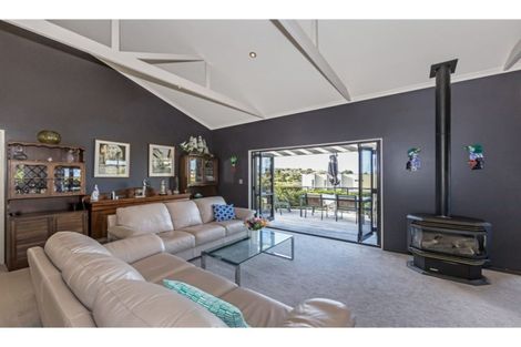 Photo of property in 19 Javelin Close, Gulf Harbour, Whangaparaoa, 0930