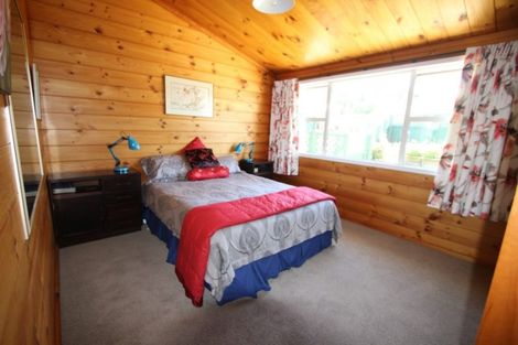 Photo of property in 3 Acacia Avenue, Maungaraki, Lower Hutt, 5010