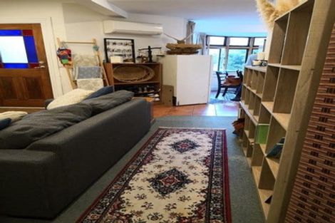 Photo of property in 56 Kelburn Parade, Kelburn, Wellington, 6012