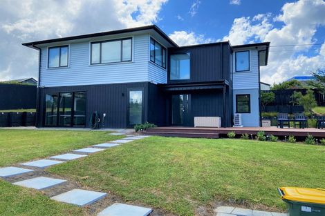 Photo of property in 7 Margan Avenue, New Lynn, Auckland, 0600