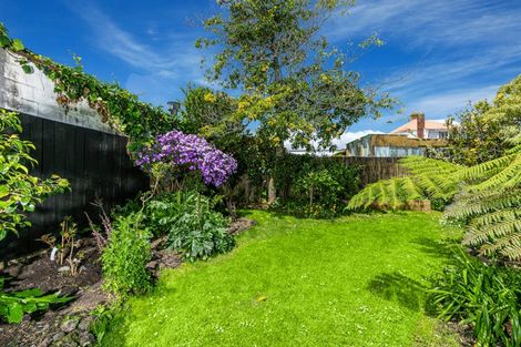 Photo of property in 10/46 King Edward Parade, Devonport, Auckland, 0624