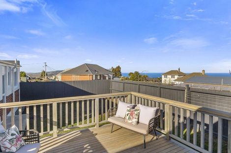 Photo of property in 43 Isadore Road, Saint Clair, Dunedin, 9012