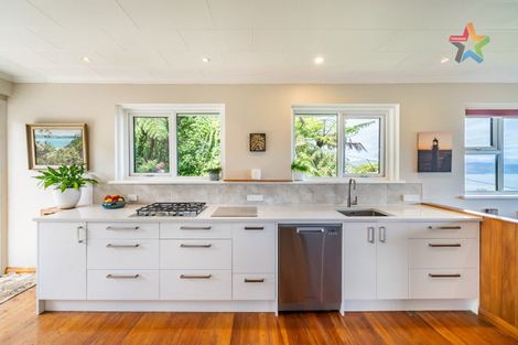 Photo of property in 46 Maungaraki Road, Korokoro, Lower Hutt, 5012