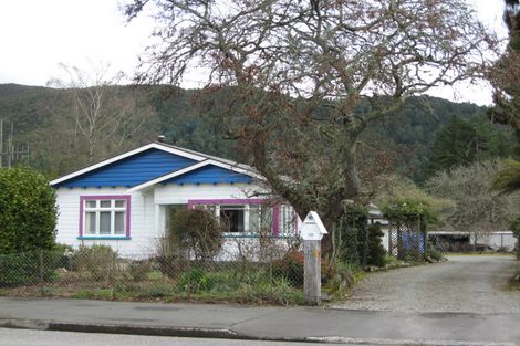 Photo of property in 108 Fairfax Street, Murchison, 7007