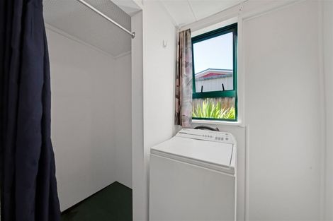 Photo of property in 59 Fifth Avenue, Urenui, 4377