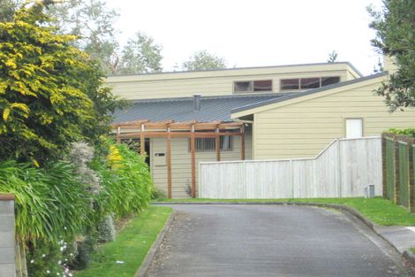 Photo of property in 15b Saint Ives Grove, Whalers Gate, New Plymouth, 4310