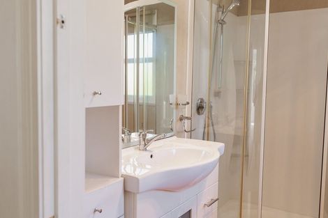 Photo of property in 2 Kohekohe Road, Waikanae, 5036