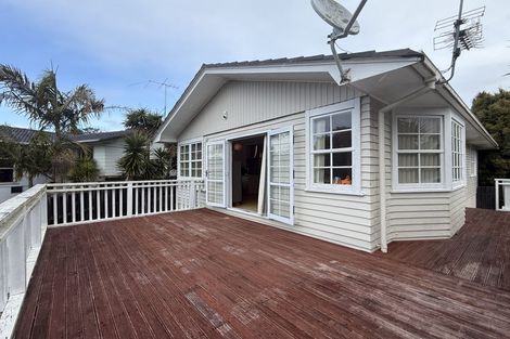 Photo of property in 31 Spinella Drive, Bayview, Auckland, 0629