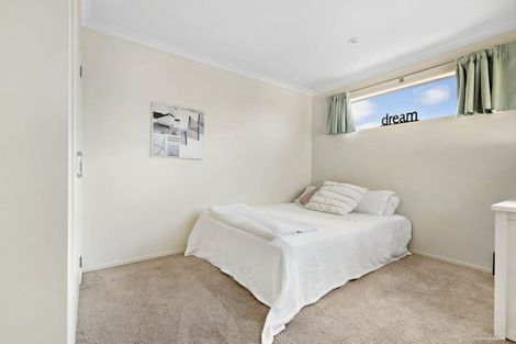Photo of property in 41 Namsan Close, Fairview Heights, Auckland, 0632