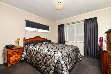 Photo of property in 15 Kentucky Crescent, Nawton, Hamilton, 3200