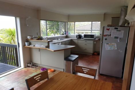 Photo of property in 15 Eyre Street, Henderson, Auckland, 0612