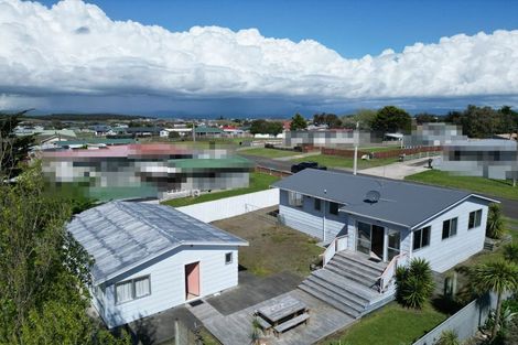 Photo of property in 7 Hennessy Street East, Foxton Beach, Foxton, 4815