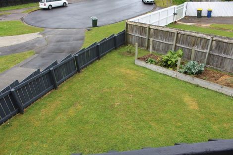 Photo of property in 1/8 Louise Place, West Harbour, Auckland, 0618