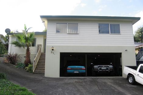 Photo of property in 1/37 Camrose Place, Glenfield, Auckland, 0629