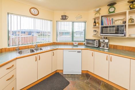 Photo of property in 16 Kelsi Street, Tawhero, Whanganui, 4501