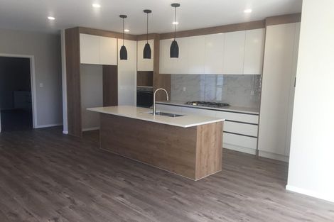 Photo of property in 1 Kakabeak Way, Takanini, 2110