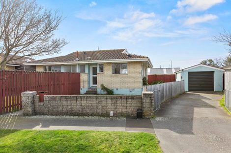 Photo of property in 2/68 Kawau Crescent, Bromley, Christchurch, 8062