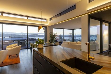 Photo of property in 35 Pukenamu Road, Rainbow Point, Taupo, 3330