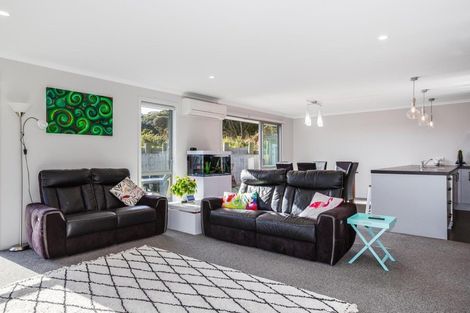 Photo of property in 24 Banks Boulevard, Whitby, Porirua, 5024