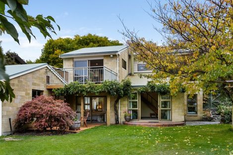 Photo of property in 12 Heuchan Lane, Wanaka, 9305