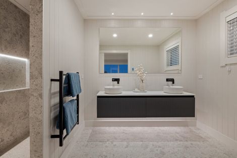 Photo of property in 71 Oak Road, Poraiti, Napier, 4112