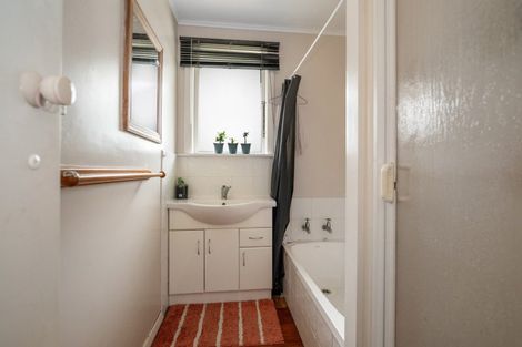 Photo of property in 33 Henderson Crescent, Parkvale, Tauranga, 3112