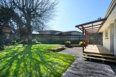 Photo of property in 6 Palmer Avenue, Glen Eden, Auckland, 0602