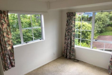 Photo of property in 1/18 Sunnynook Road, Sunnynook, Auckland, 0620