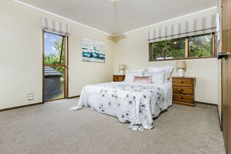 Photo of property in 14 King Richard Place, Browns Bay, Auckland, 0630