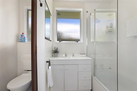 Photo of property in 11b Kinder Street, Acacia Bay, Taupo, 3330