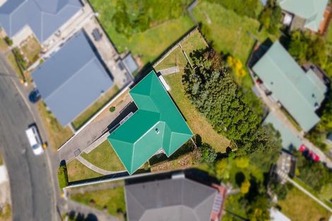 Photo of property in 25 Baylands Drive, Newlands, Wellington, 6037