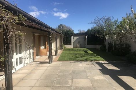 Photo of property in 2/11 Memorial Avenue, Ilam, Christchurch, 8053