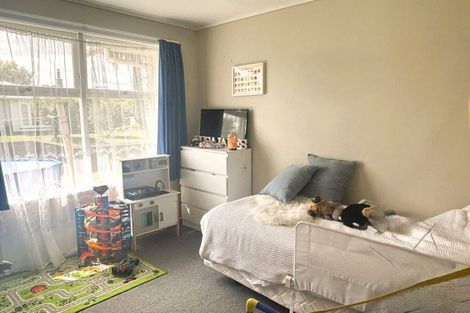 Photo of property in 1 Firth Place, Awapuni, Palmerston North, 4412