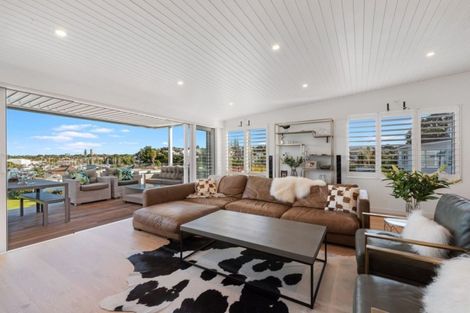 Photo of property in 9 Commodore Parry Road, Castor Bay, Auckland, 0620