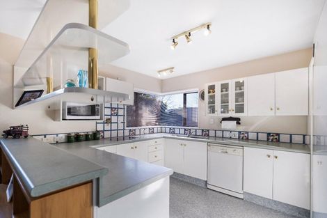 Photo of property in 2/433 Memorial Avenue, Burnside, Christchurch, 8053