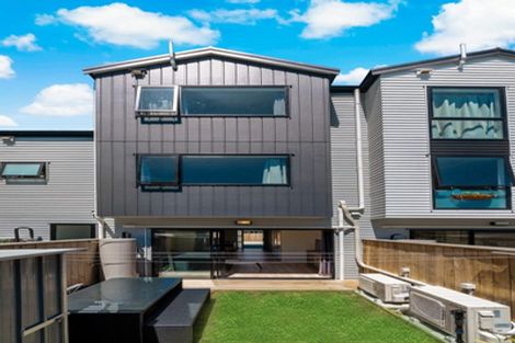 Photo of property in 17 Waru Lane, Te Atatu Peninsula, Auckland, 0610