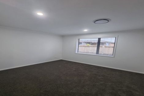 Photo of property in 27 Applemoors Way, Riverhead, 0820