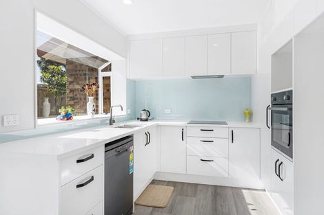 Photo of property in 46 Patts Avenue, Glendene, Auckland, 0602