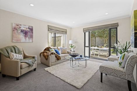 Photo of property in 15 Lilybank Crescent, East Tamaki, Auckland, 2013