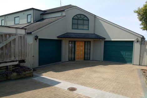 Photo of property in 2/15 Quebec Road, Milford, Auckland, 0620