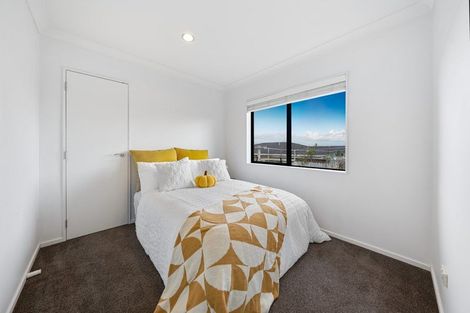 Photo of property in 20 Mackwell Road, Fairview Heights, Auckland, 0632
