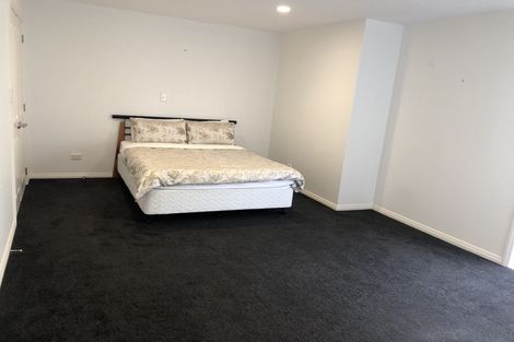 Photo of property in 1/25 Churchill Road, Murrays Bay, Auckland, 0630