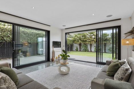 Photo of property in 48 Office Road, Merivale, Christchurch, 8014