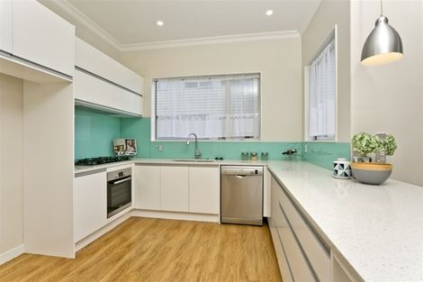 Photo of property in 519 East Coast Road, Murrays Bay, Auckland, 0630